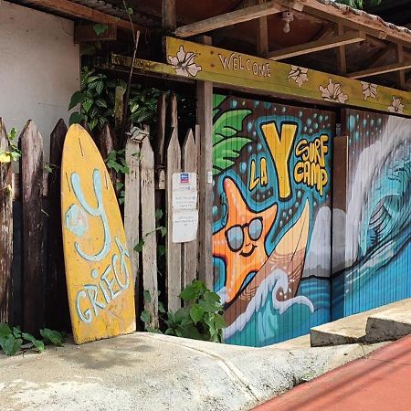 ホテル La Y Surf Camp ボカス・タウン エクステリア 写真